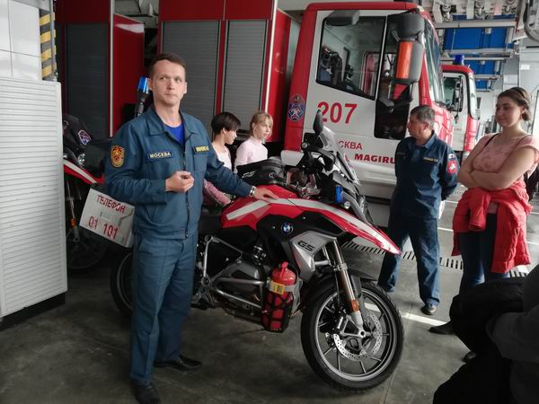 Обмен опытом: пожарные провели экскурсию для сотрудников Московского авиацентра