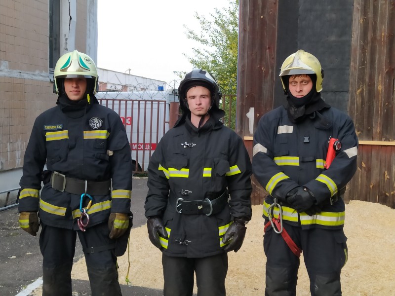 Добровольные пожарные приступили к совместной работе