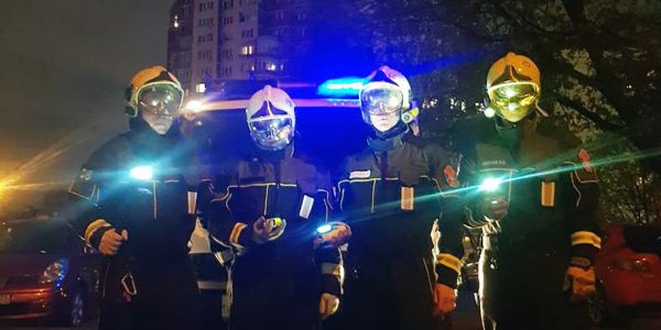 Пожарные и спасатели столицы 9 мая приняли участие в акции «Фонарики Победы»